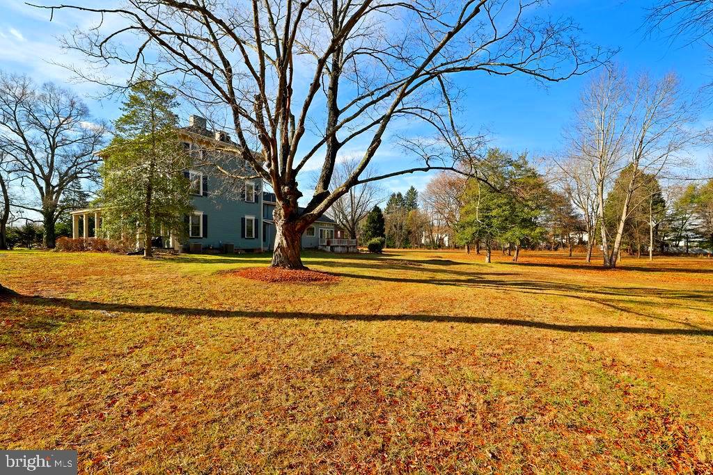 9 EAYRESTOWN ROAD