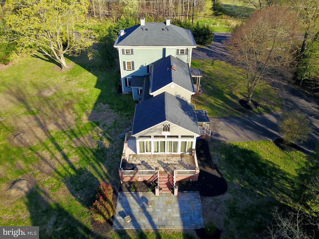 9 EAYRESTOWN ROAD