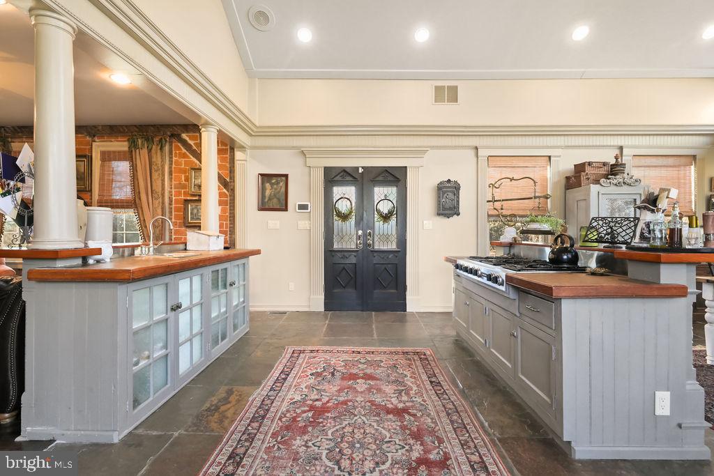 9 EAYRESTOWN ROAD