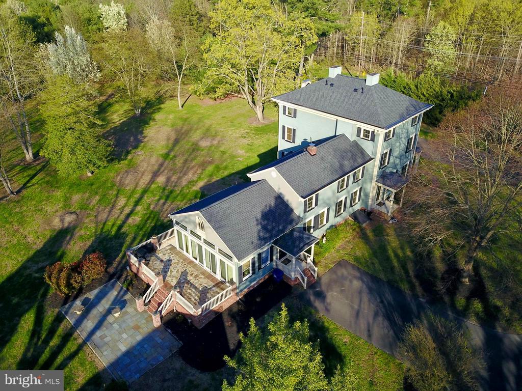 9 EAYRESTOWN ROAD