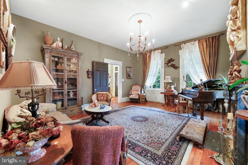 9 EAYRESTOWN ROAD