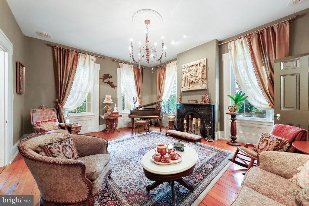 9 EAYRESTOWN ROAD