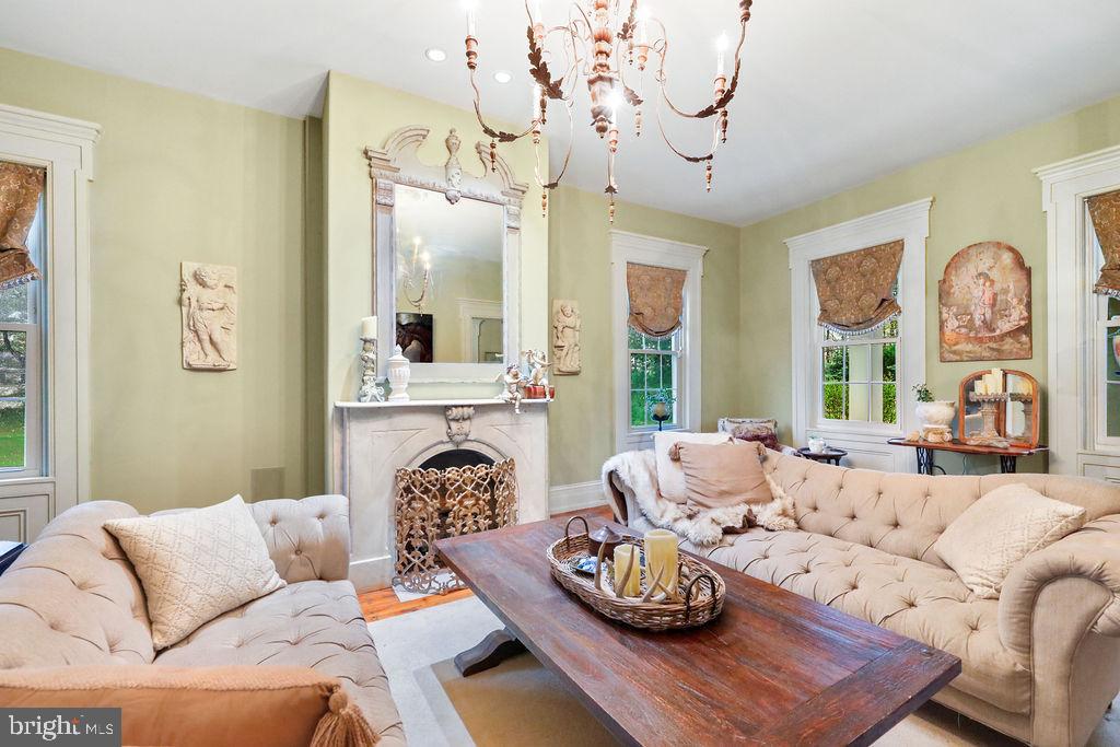 9 EAYRESTOWN ROAD