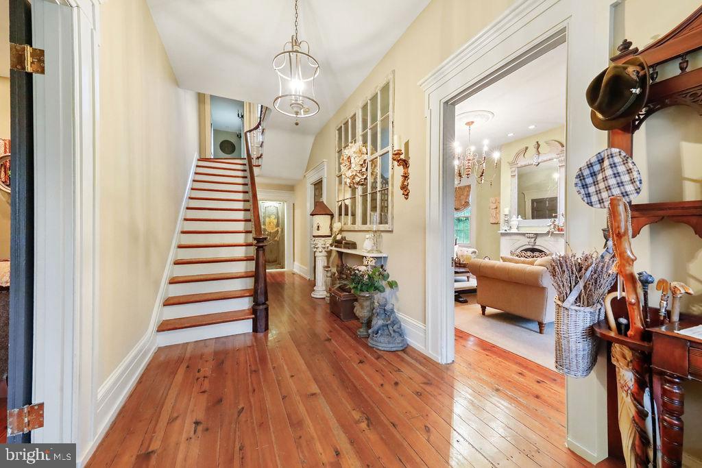 9 EAYRESTOWN ROAD