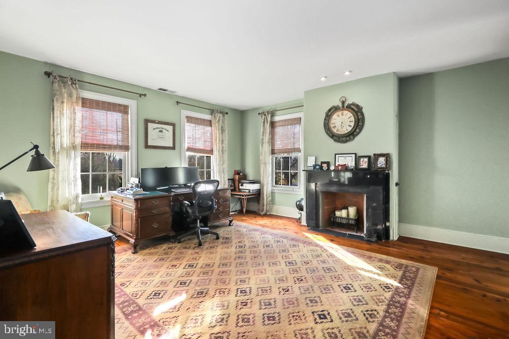 9 EAYRESTOWN ROAD