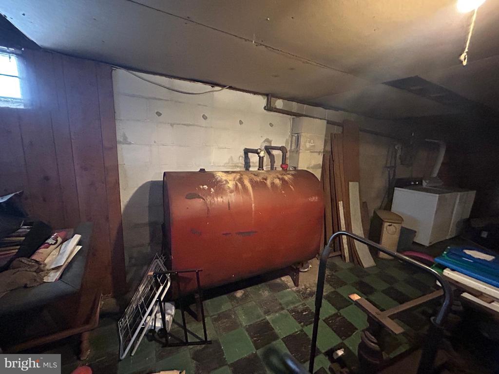 37 Almond Ave