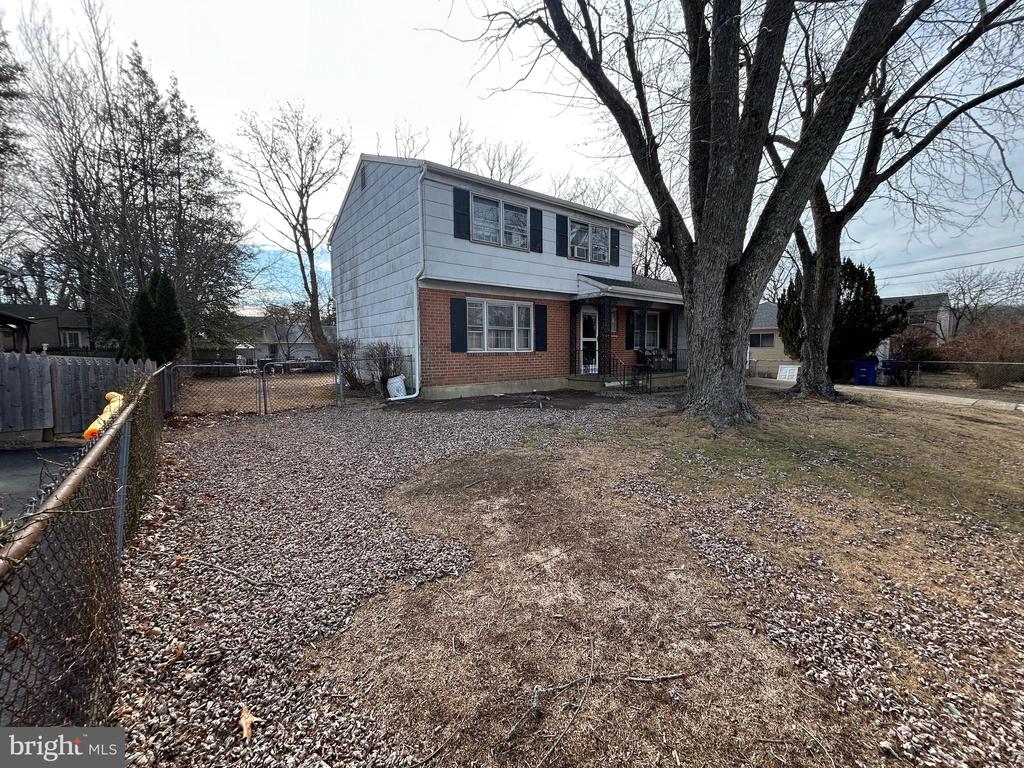 37 Almond Ave