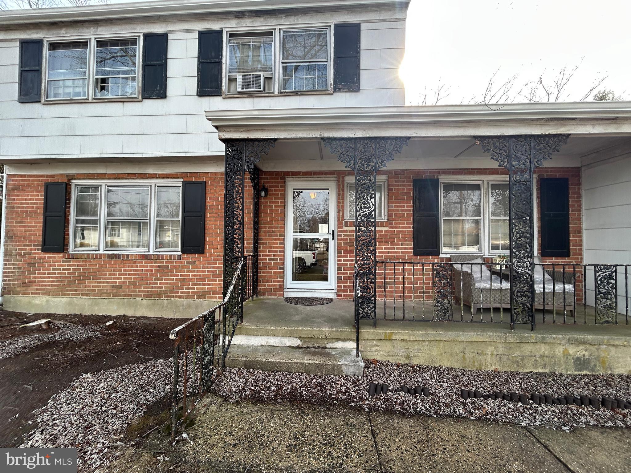 37 Almond Ave