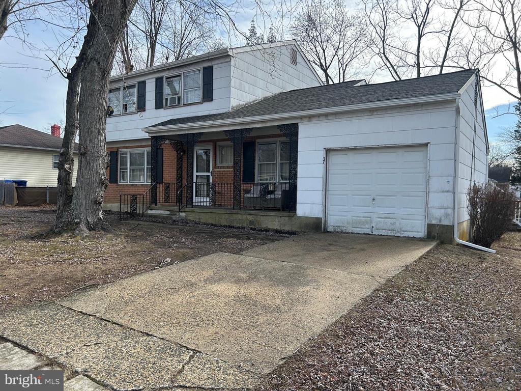 37 Almond Ave