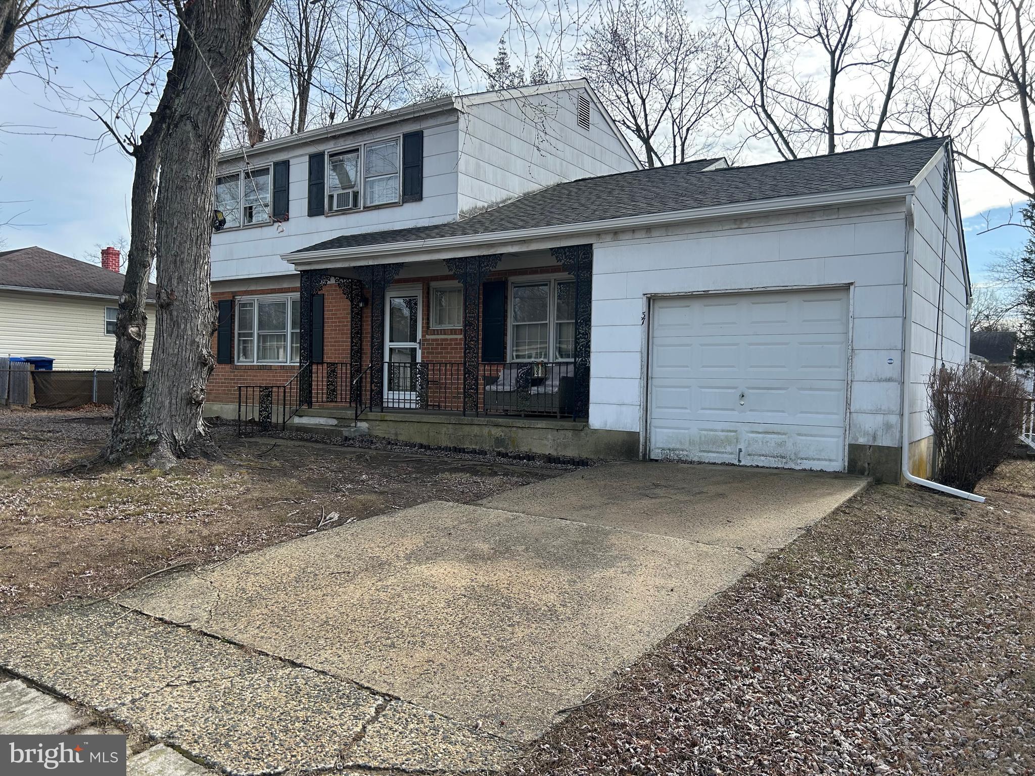 37 Almond Ave