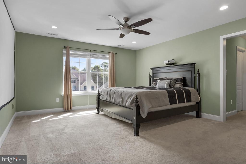 19 Grant Wood Way
