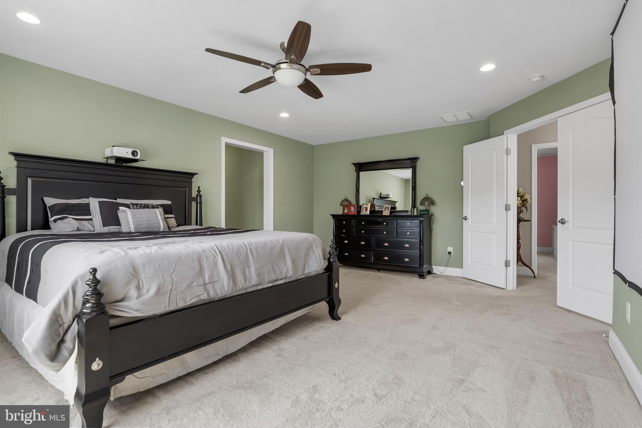 19 Grant Wood Way