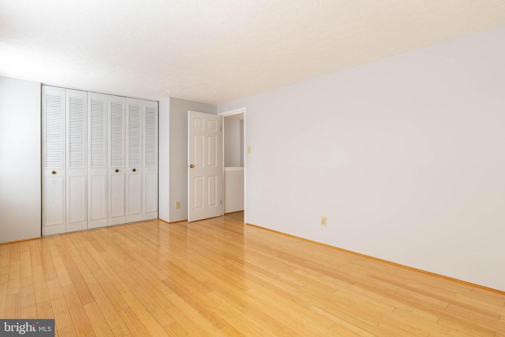 22 WATERVIEW COURT