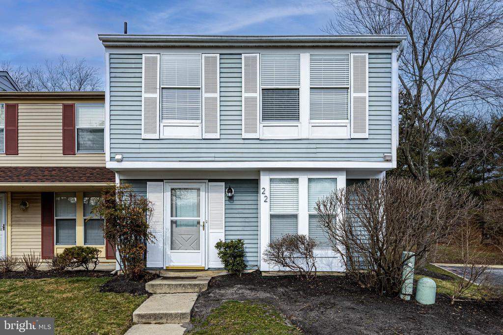 22 WATERVIEW COURT