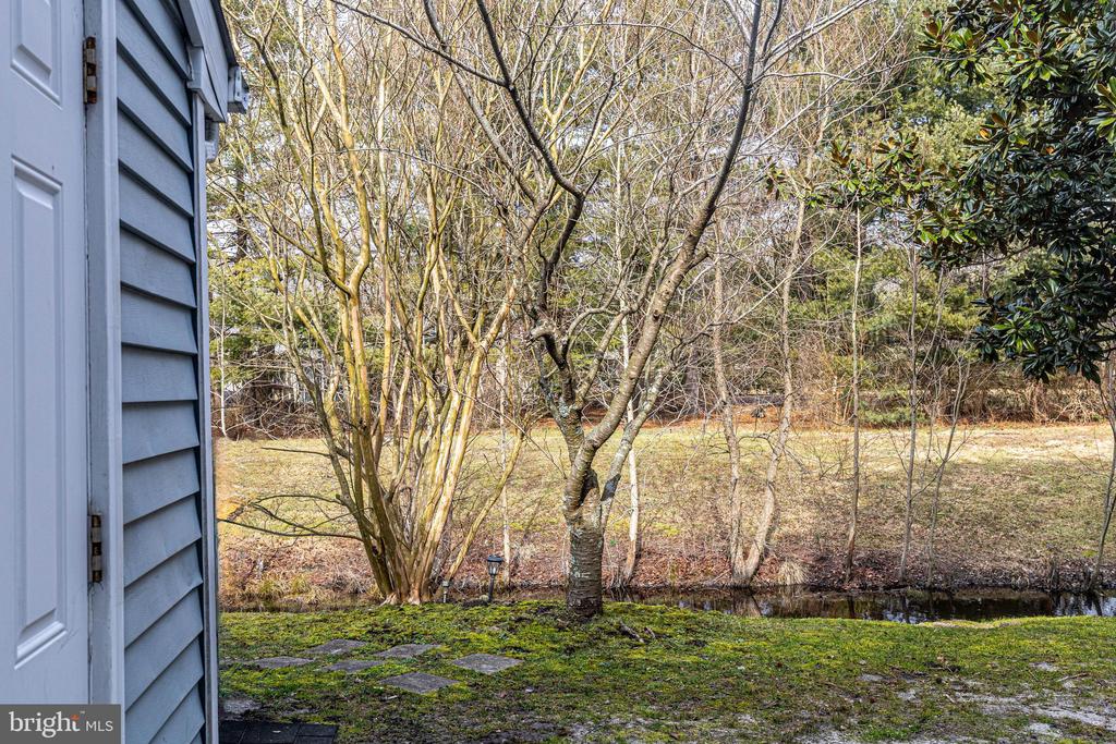 22 WATERVIEW COURT