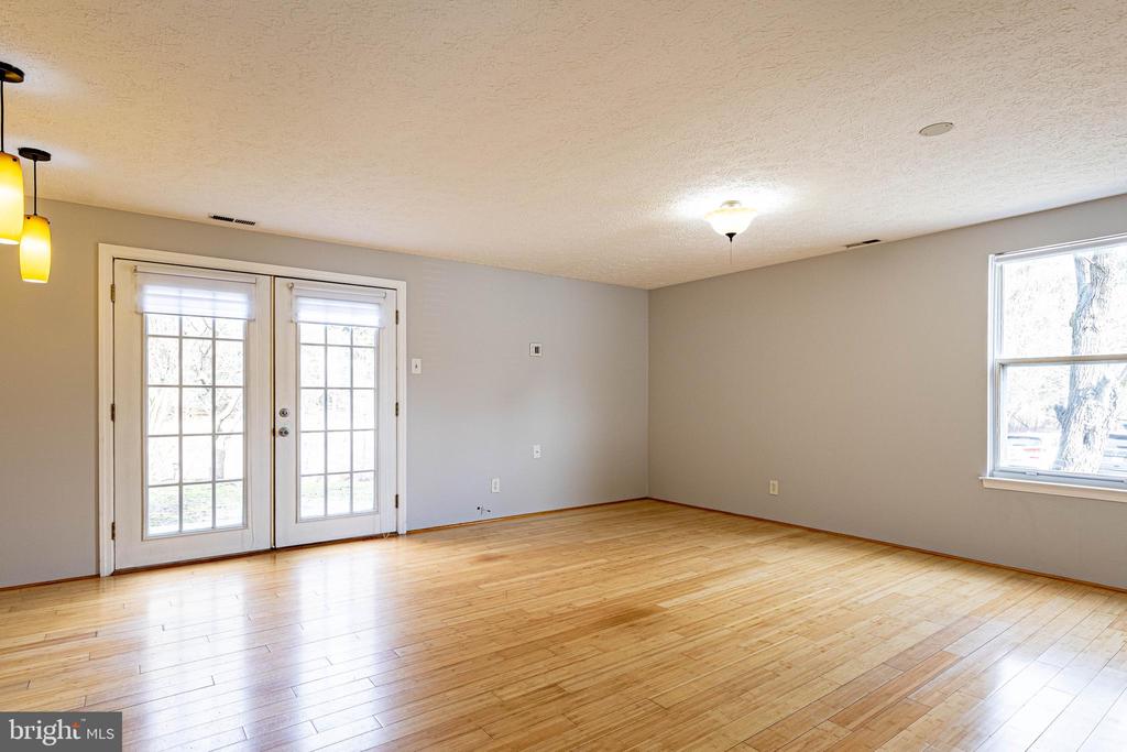 22 WATERVIEW COURT
