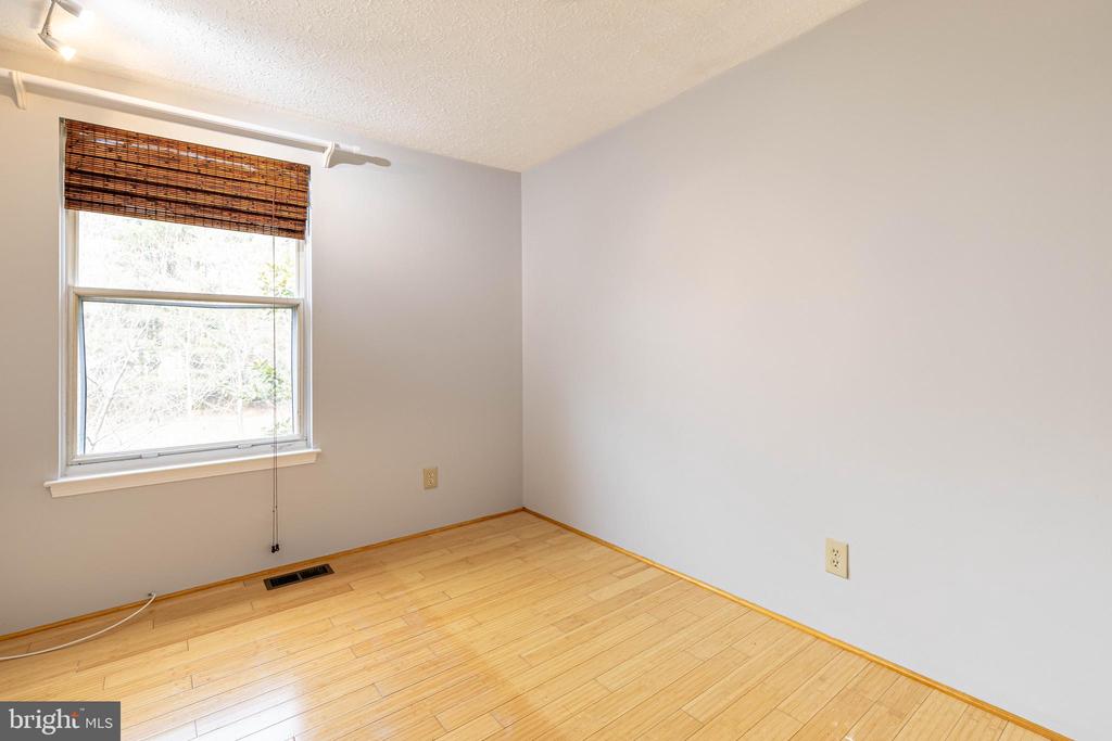 22 WATERVIEW COURT
