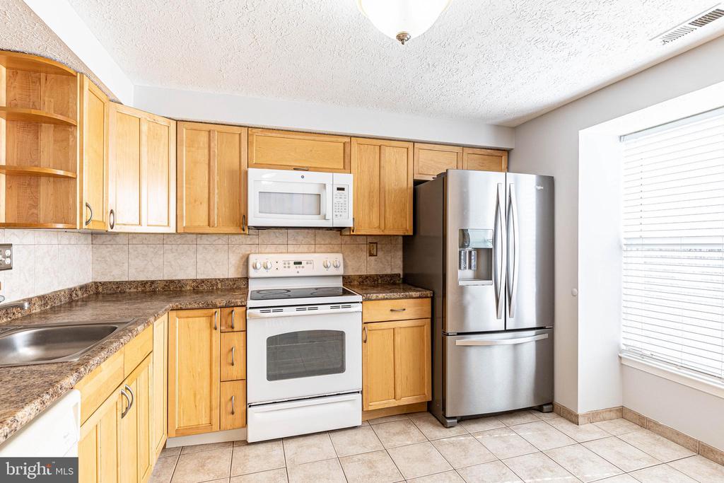 22 WATERVIEW COURT