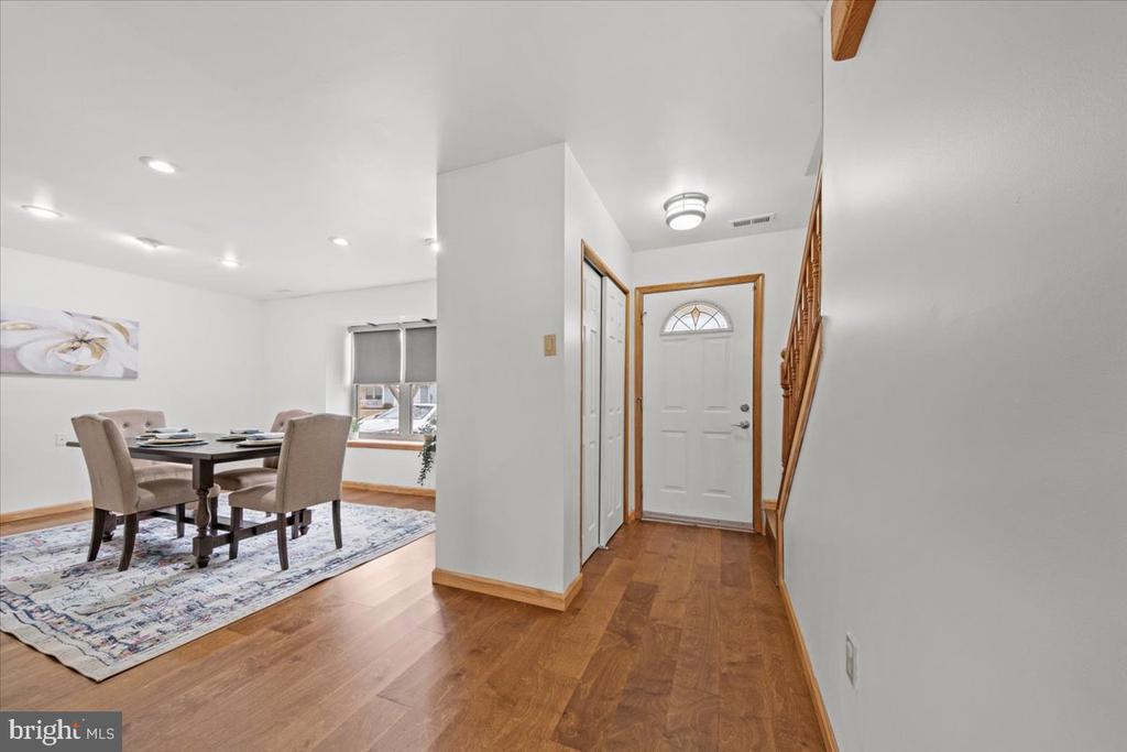 4 MAYVILLE LANE