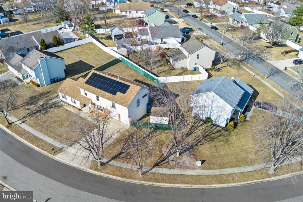 4 MAYVILLE LANE