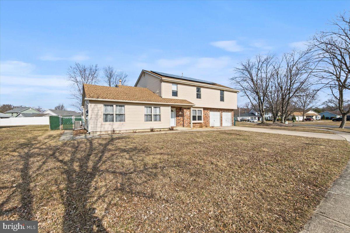 4 MAYVILLE LANE