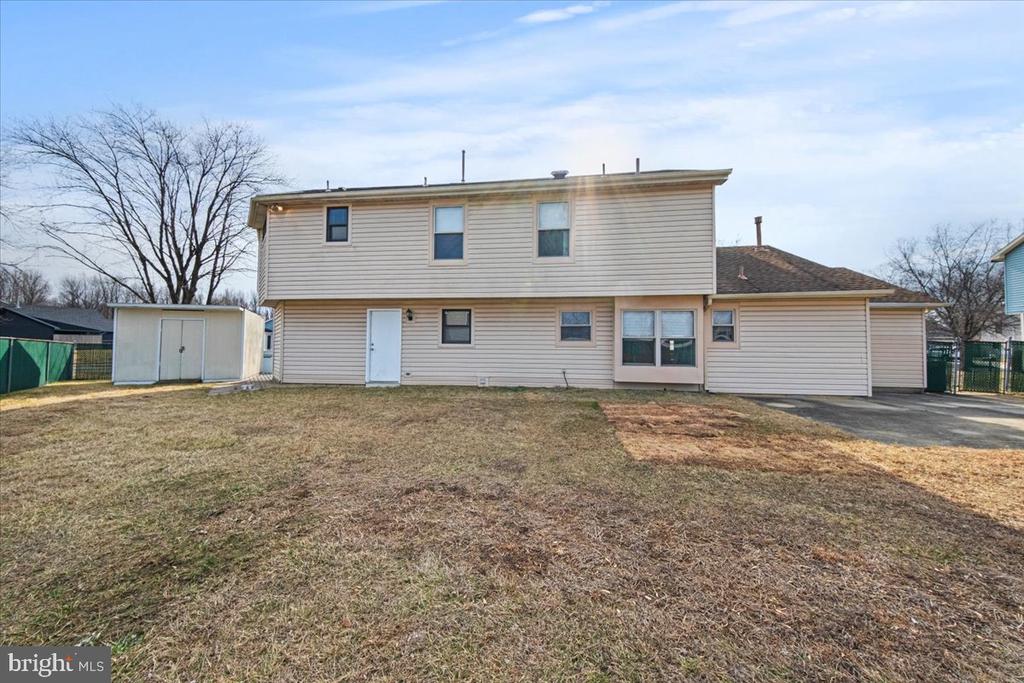 4 MAYVILLE LANE