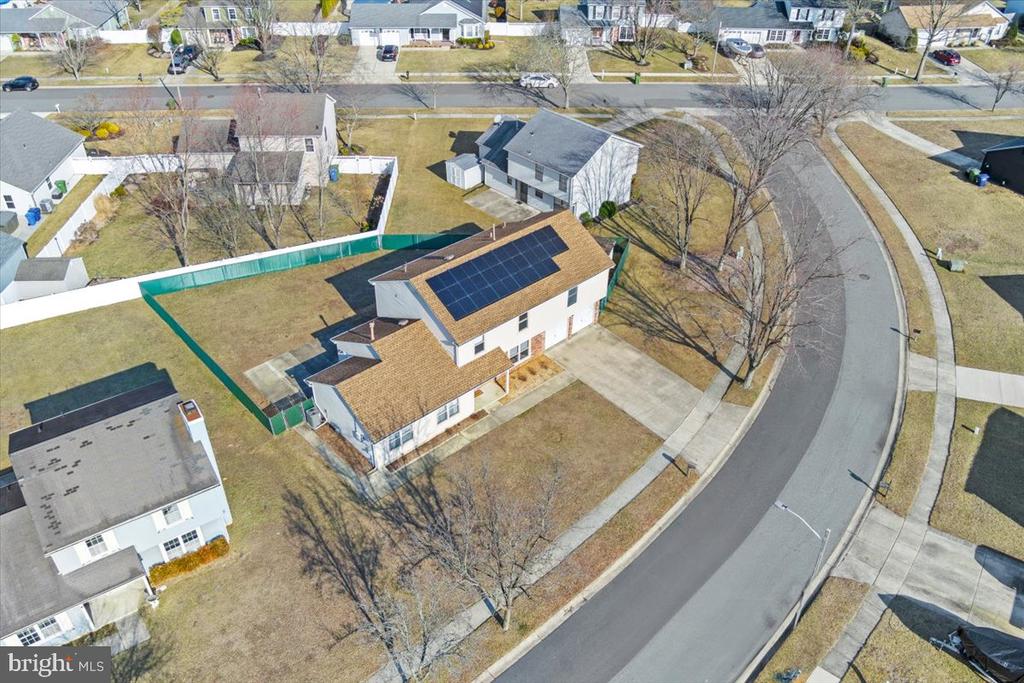 4 MAYVILLE LANE