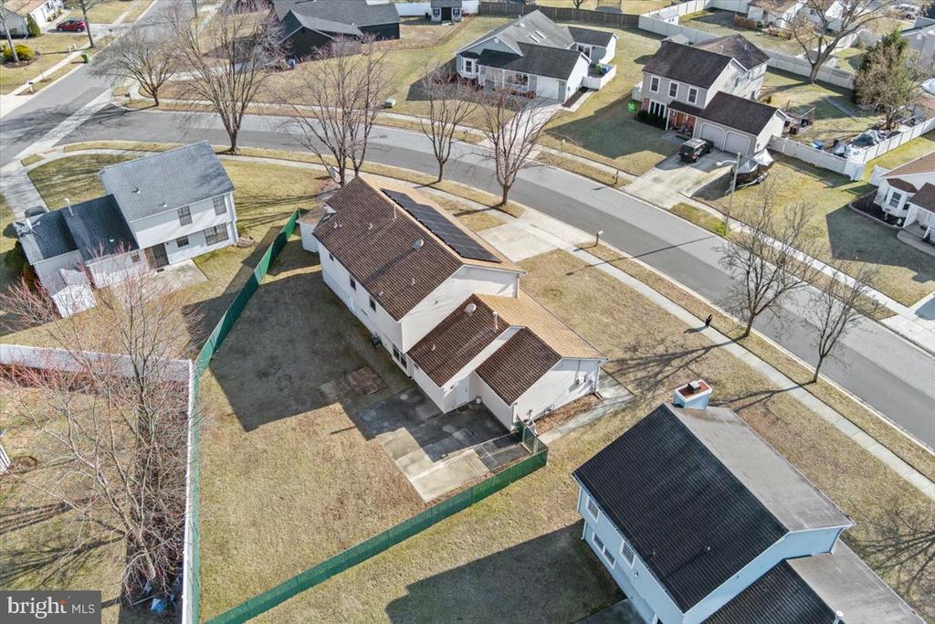 4 MAYVILLE LANE
