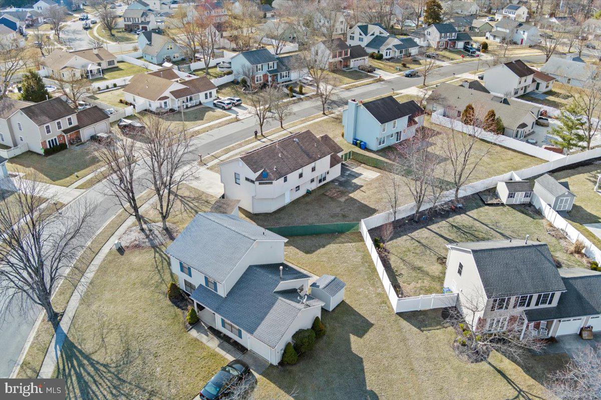 4 MAYVILLE LANE