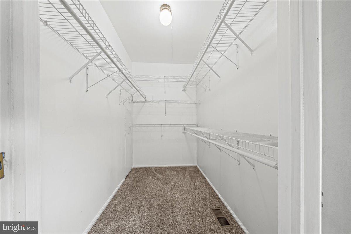 4 MAYVILLE LANE