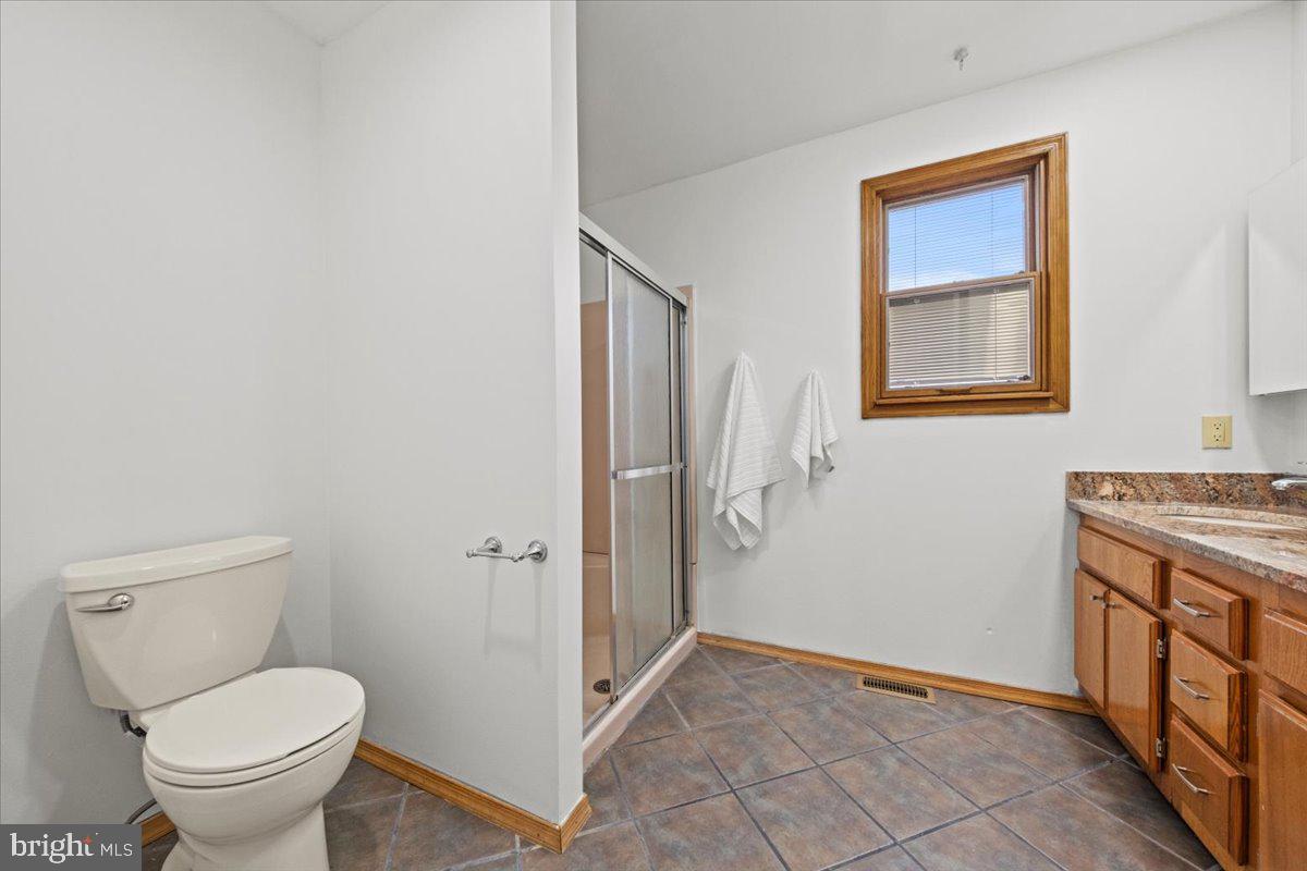4 MAYVILLE LANE