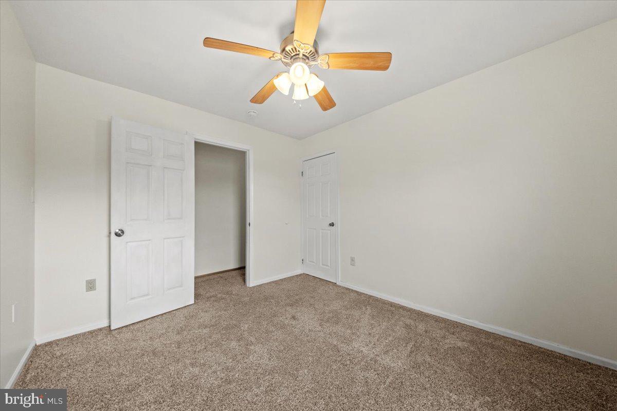 4 MAYVILLE LANE