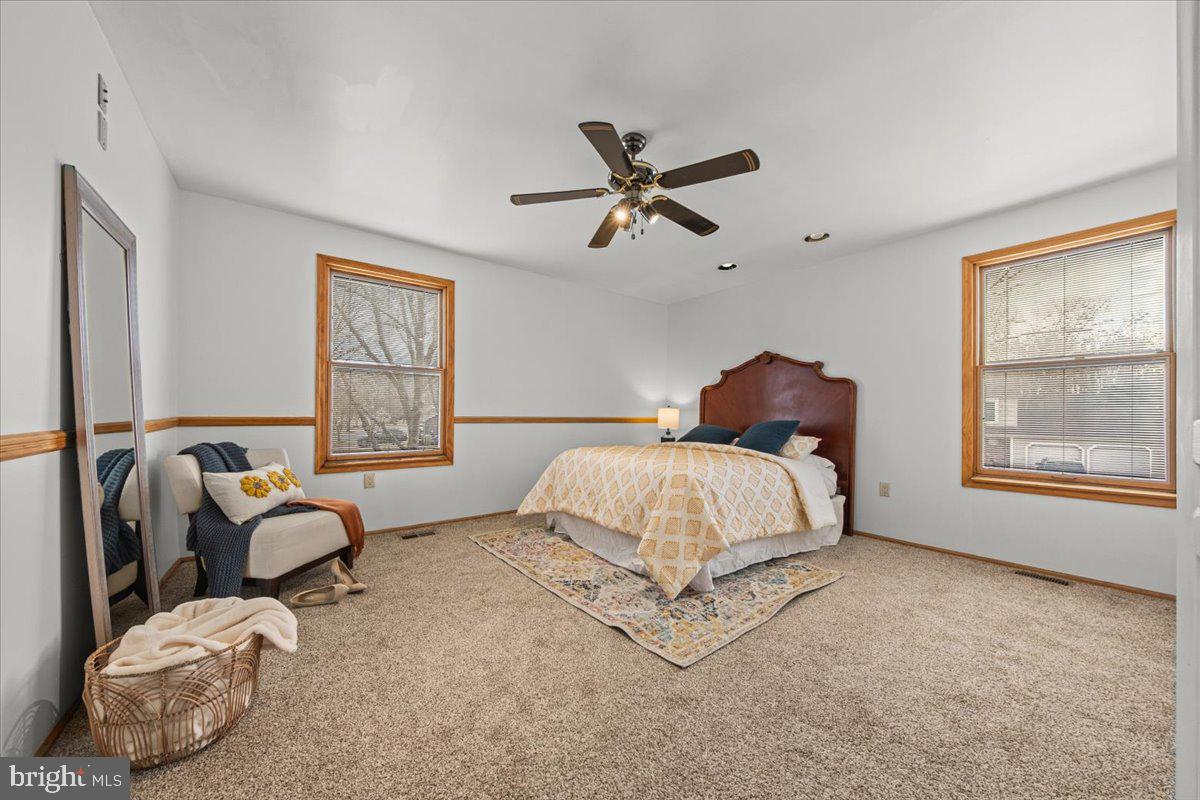 4 MAYVILLE LANE