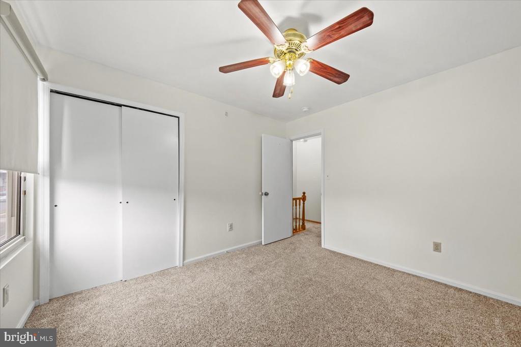 4 MAYVILLE LANE