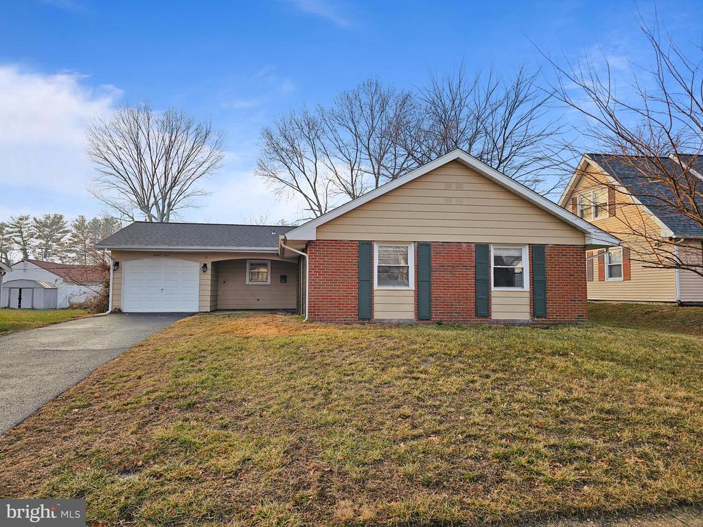 45 HADLEY LANE