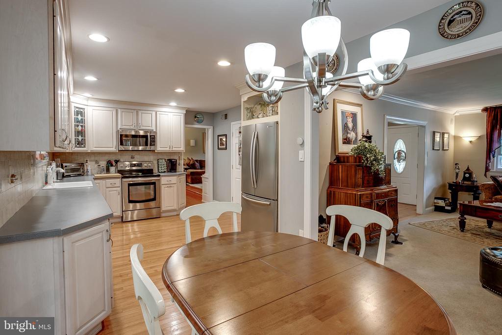 233 Hamilton Rd