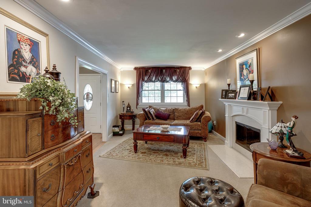 233 Hamilton Rd