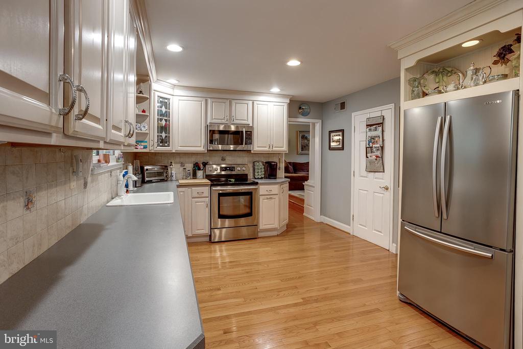 233 Hamilton Rd