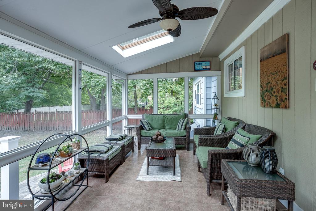 233 Hamilton Rd