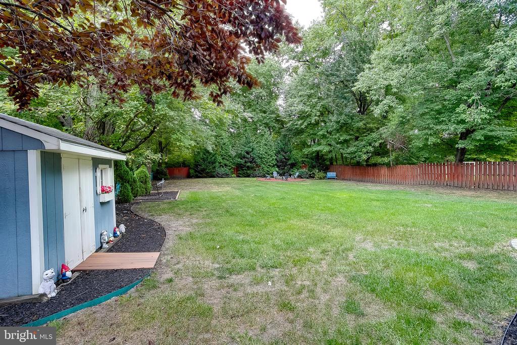 233 Hamilton Rd