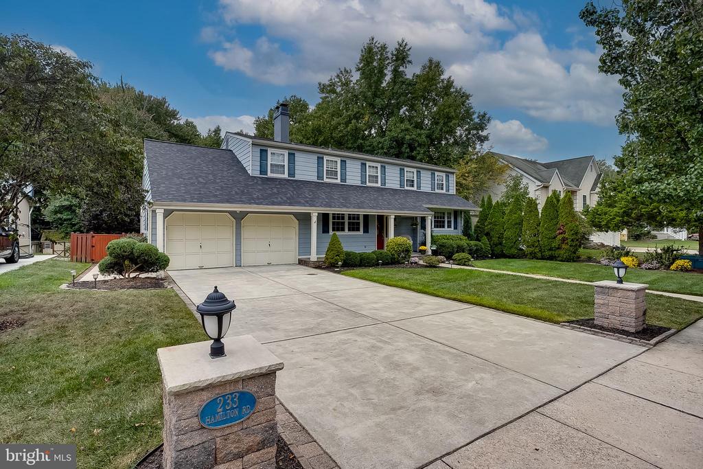 233 Hamilton Rd