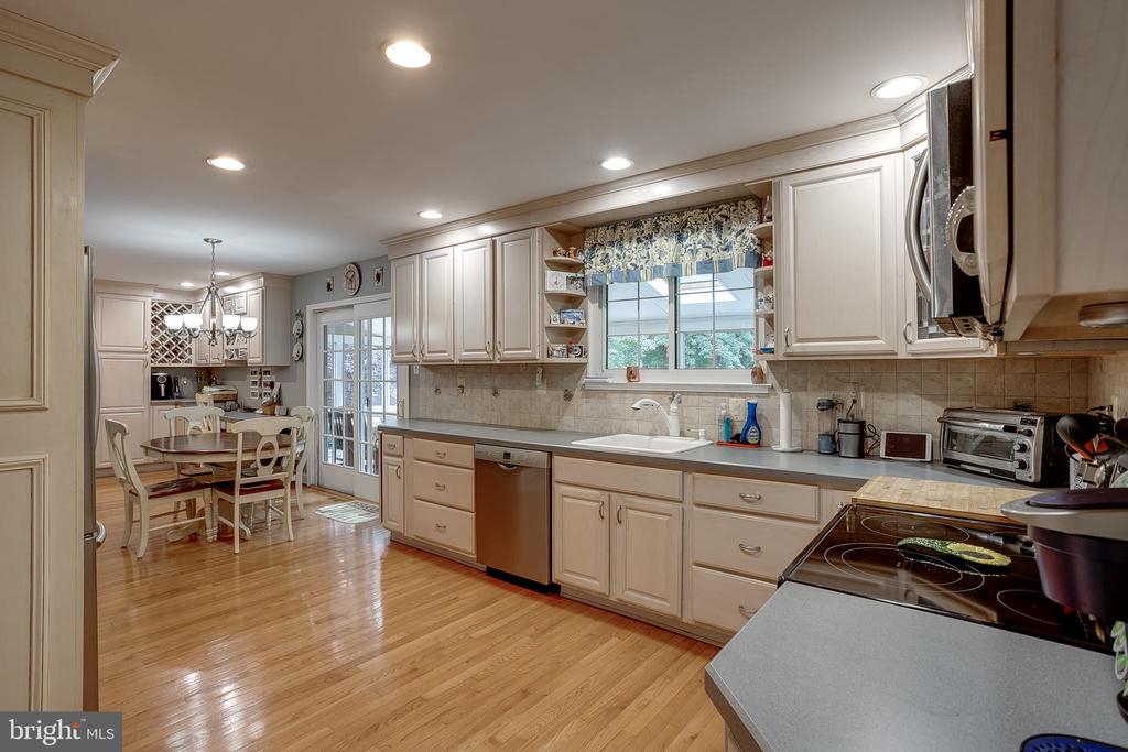 233 Hamilton Rd