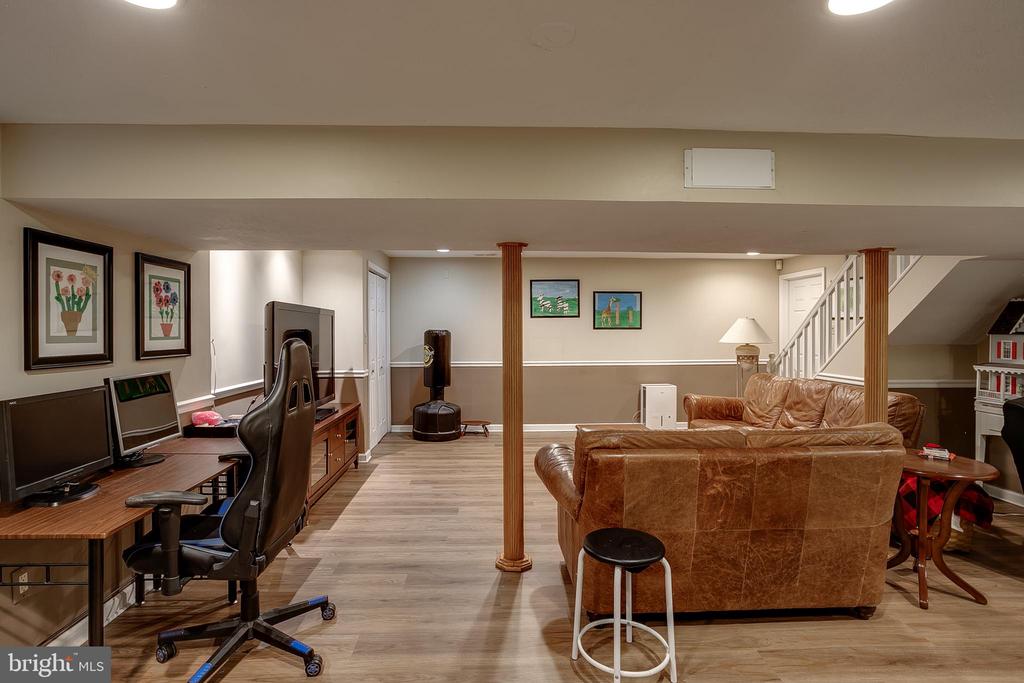 233 Hamilton Rd