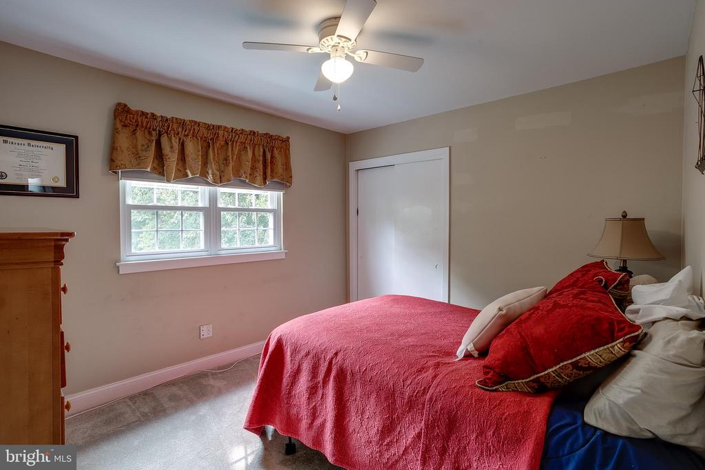 233 Hamilton Rd