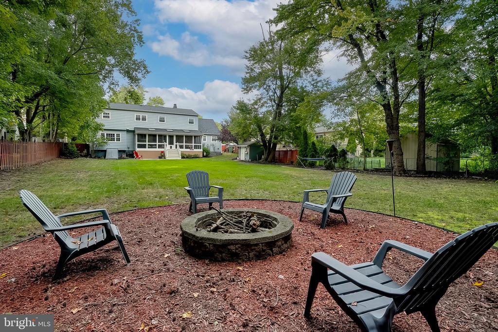 233 Hamilton Rd