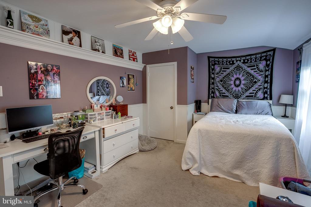233 Hamilton Rd