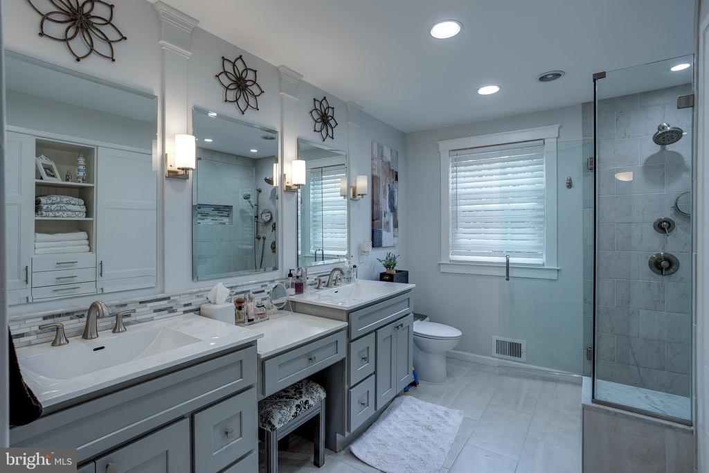 233 Hamilton Rd