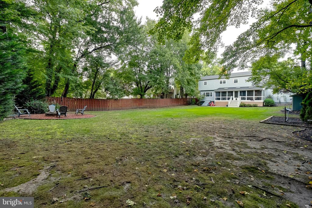 233 Hamilton Rd