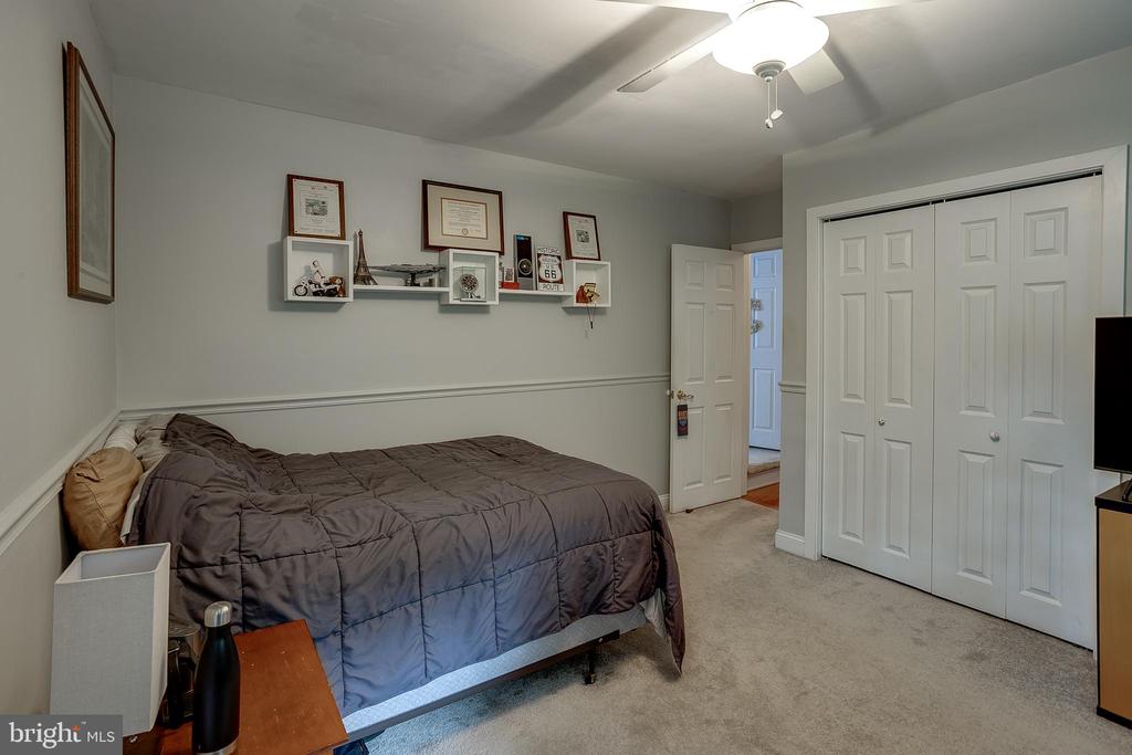 233 Hamilton Rd
