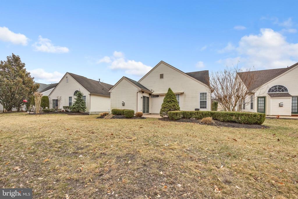 142 GLENGARRY LANE